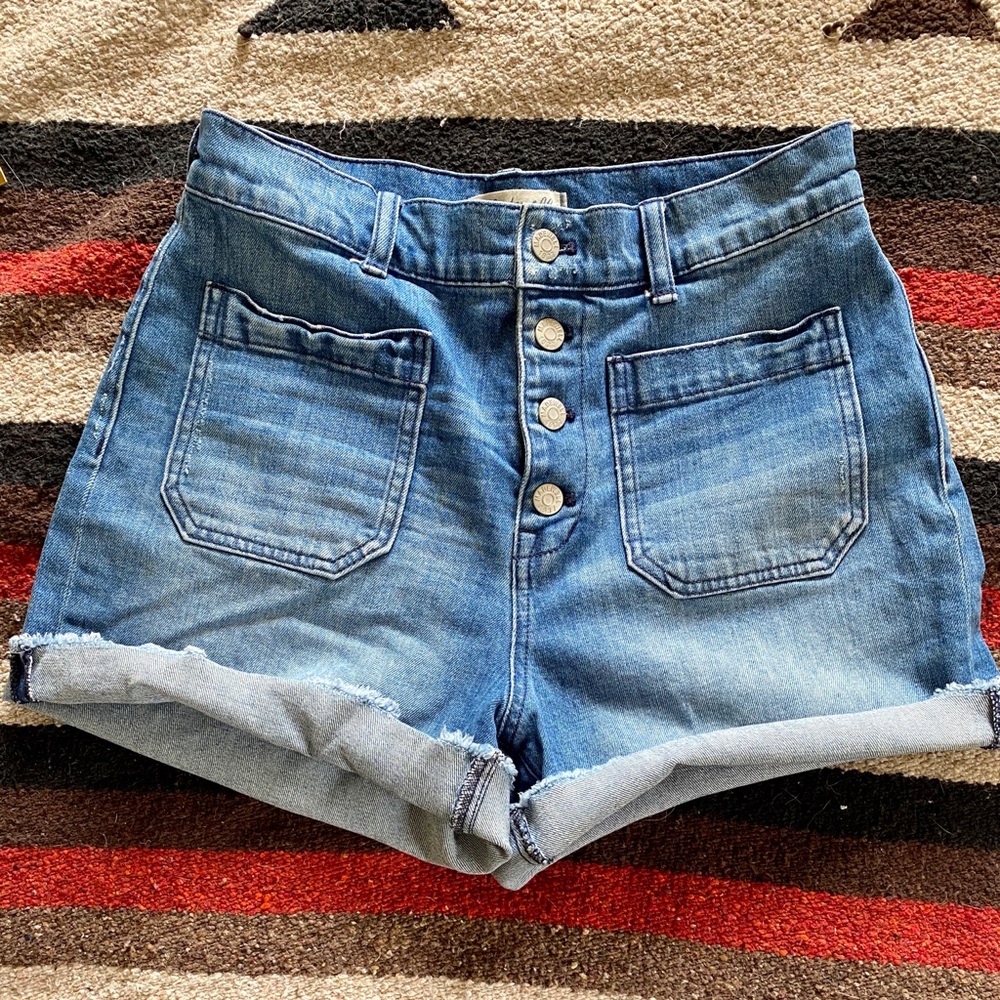SOLD✨ High waisted denim Madewell shorts ✨